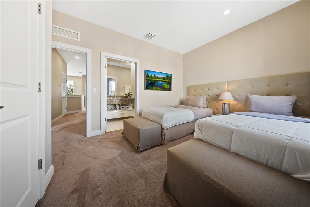 For Sale: $460,000 (4 beds, 4 baths, 2396 Square Feet)