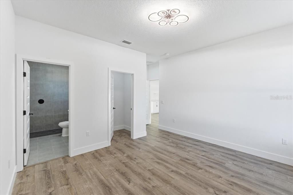 For Sale: $449,000 (3 beds, 3 baths, 1810 Square Feet)