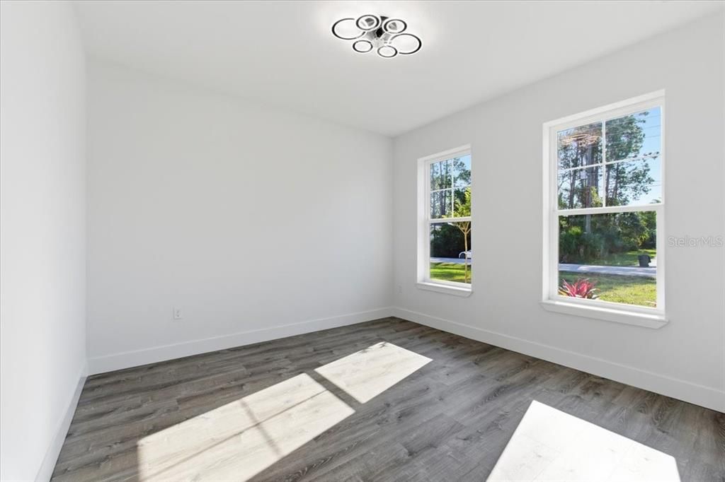 For Sale: $449,000 (3 beds, 3 baths, 1810 Square Feet)