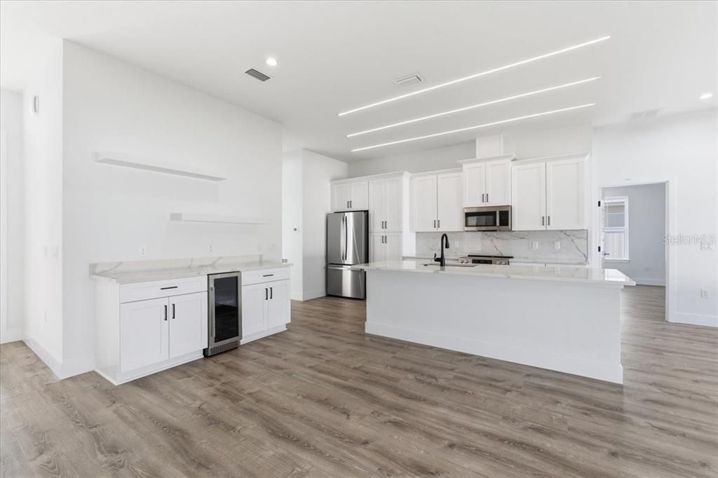 For Sale: $449,000 (3 beds, 3 baths, 1810 Square Feet)