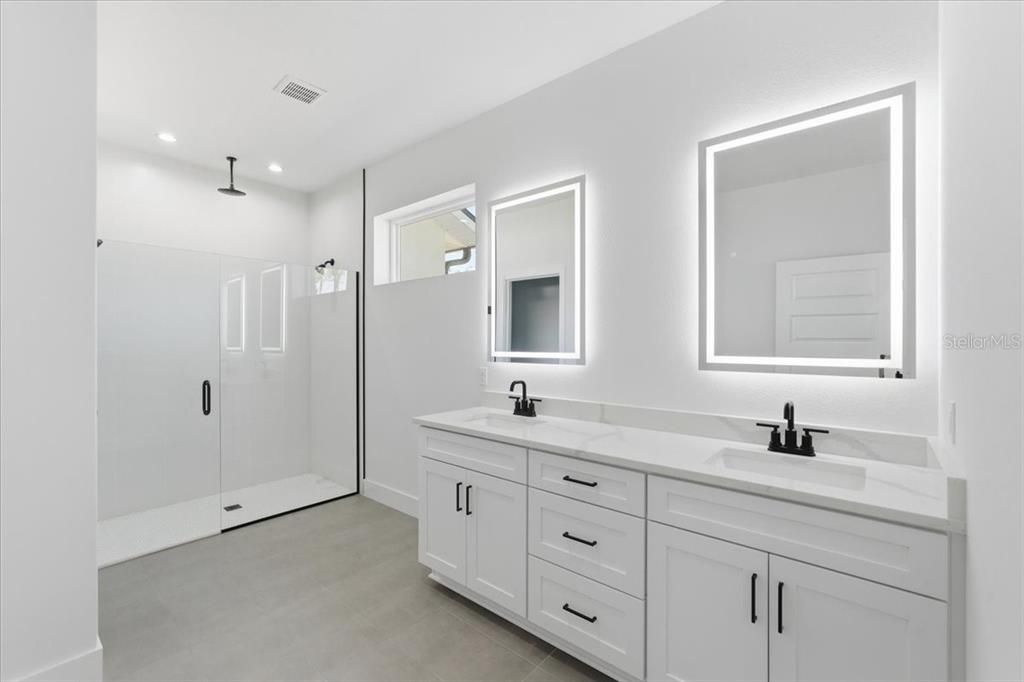 For Sale: $449,000 (3 beds, 3 baths, 1810 Square Feet)