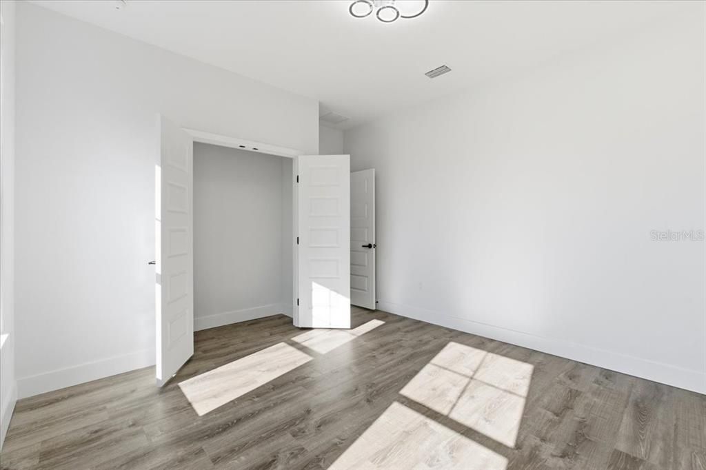 For Sale: $449,000 (3 beds, 3 baths, 1810 Square Feet)