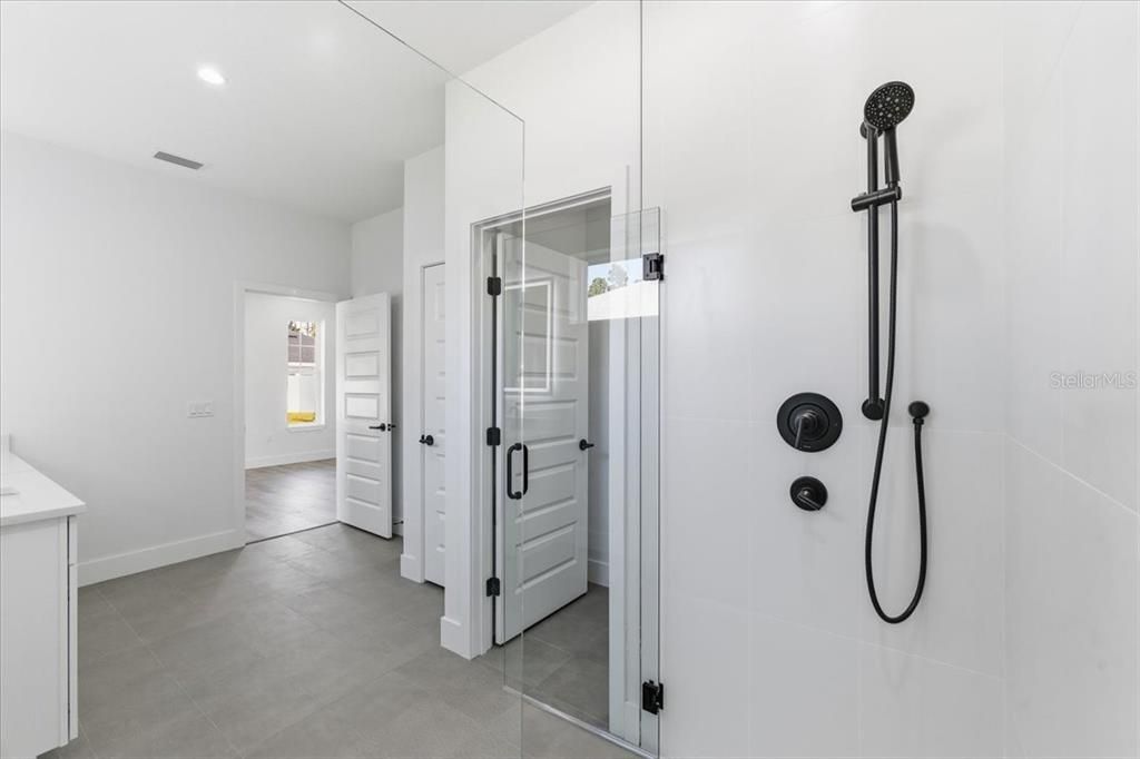 For Sale: $449,000 (3 beds, 3 baths, 1810 Square Feet)