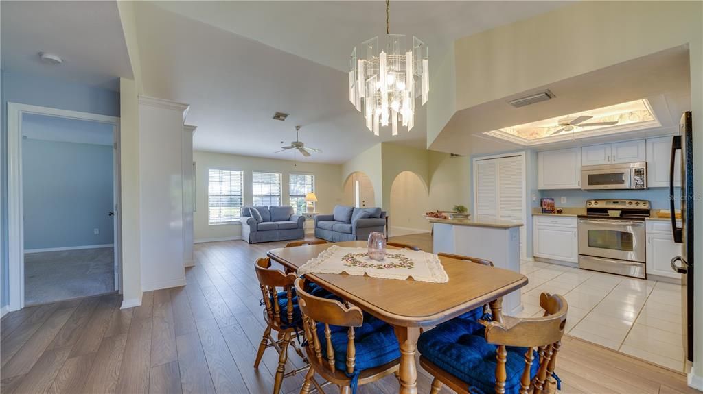 For Sale: $359,000 (3 beds, 2 baths, 1752 Square Feet)