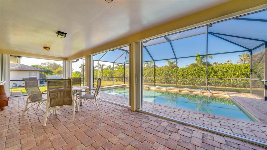 For Sale: $359,000 (3 beds, 2 baths, 1752 Square Feet)