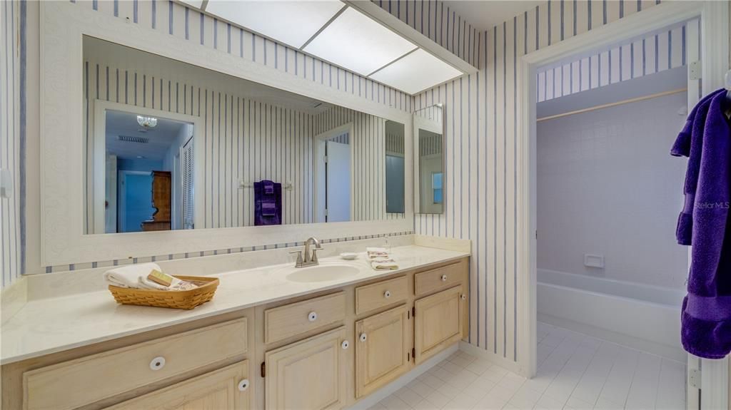 For Sale: $359,000 (3 beds, 2 baths, 1752 Square Feet)