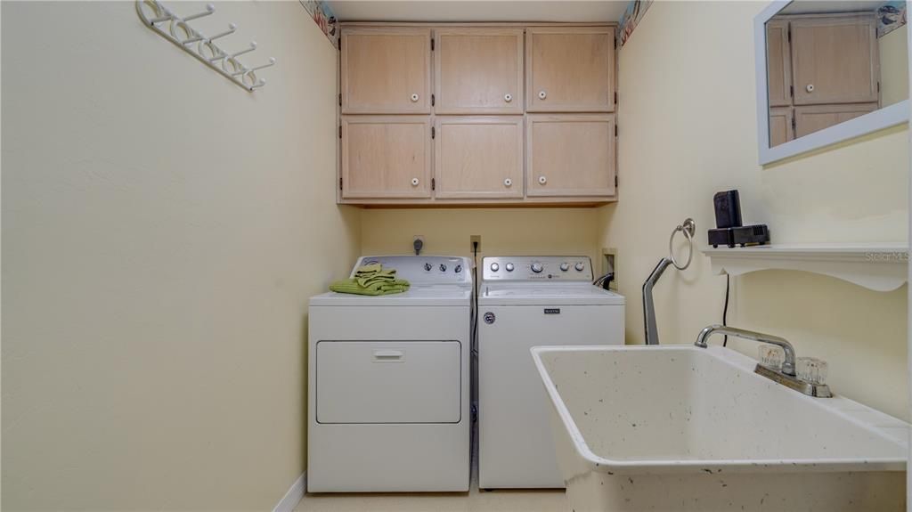 For Sale: $359,000 (3 beds, 2 baths, 1752 Square Feet)