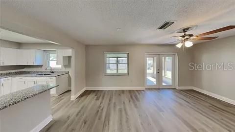 На продажу: $300,000 (3 спален, 2 ванн, 1248 Квадратных фут)