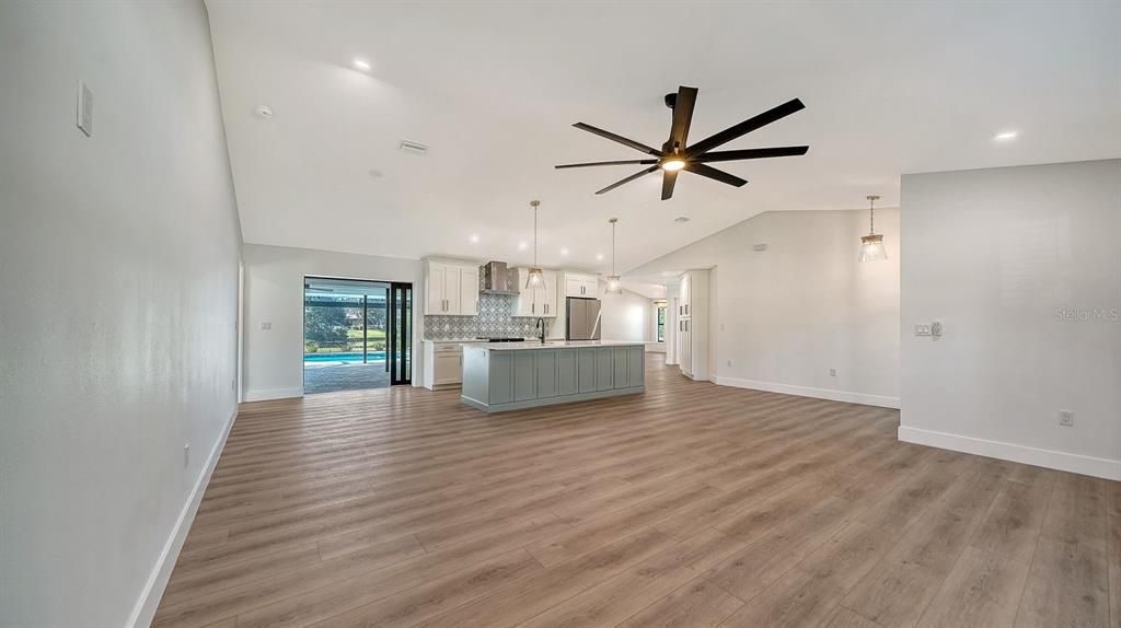 For Rent: $5,950 (3 beds, 3 baths, 2209 Square Feet)