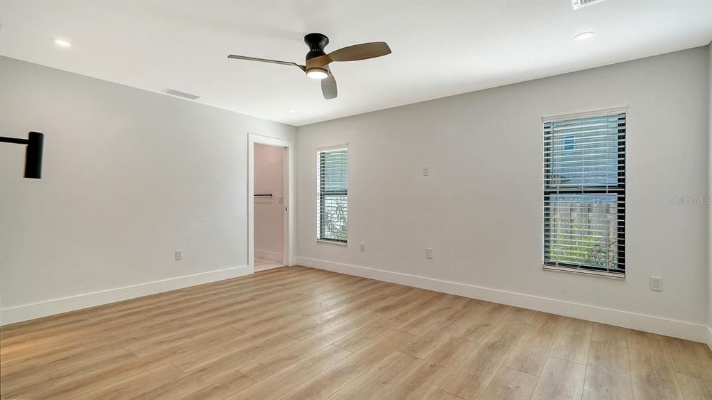 For Rent: $5,950 (3 beds, 3 baths, 2209 Square Feet)