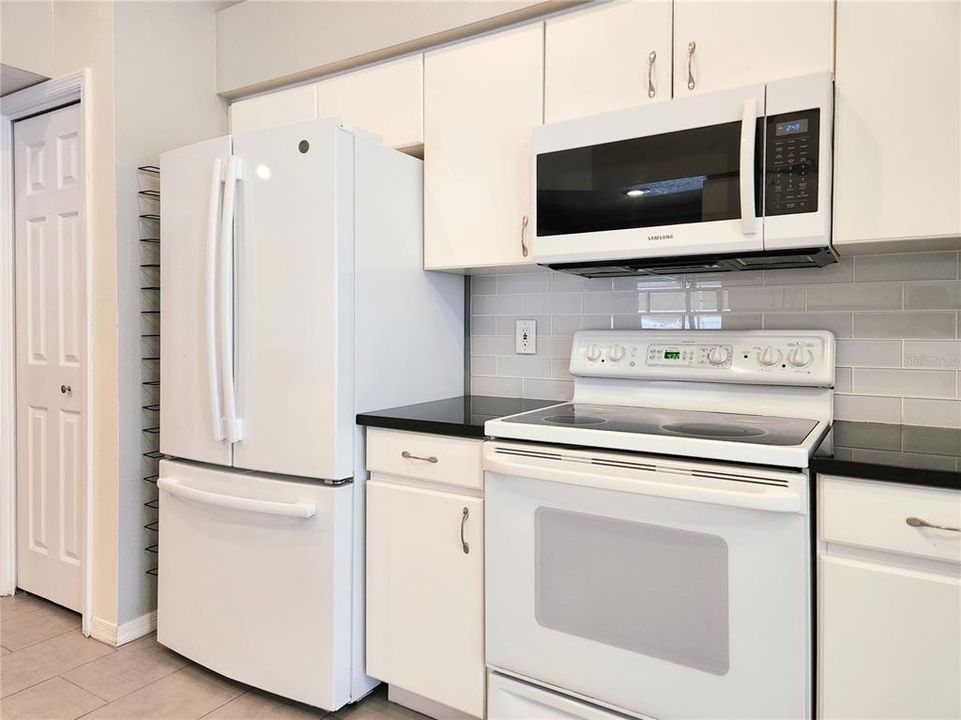 For Sale: $465,000 (4 beds, 2 baths, 2105 Square Feet)