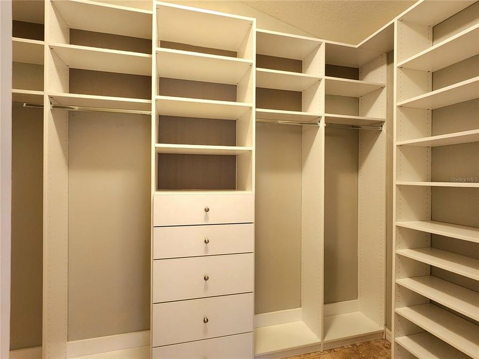 For Sale: $465,000 (4 beds, 2 baths, 2105 Square Feet)