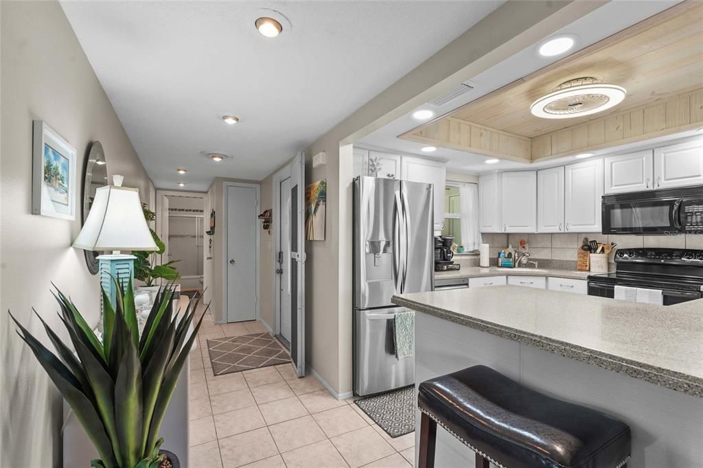 For Sale: $289,000 (2 beds, 2 baths, 1120 Square Feet)