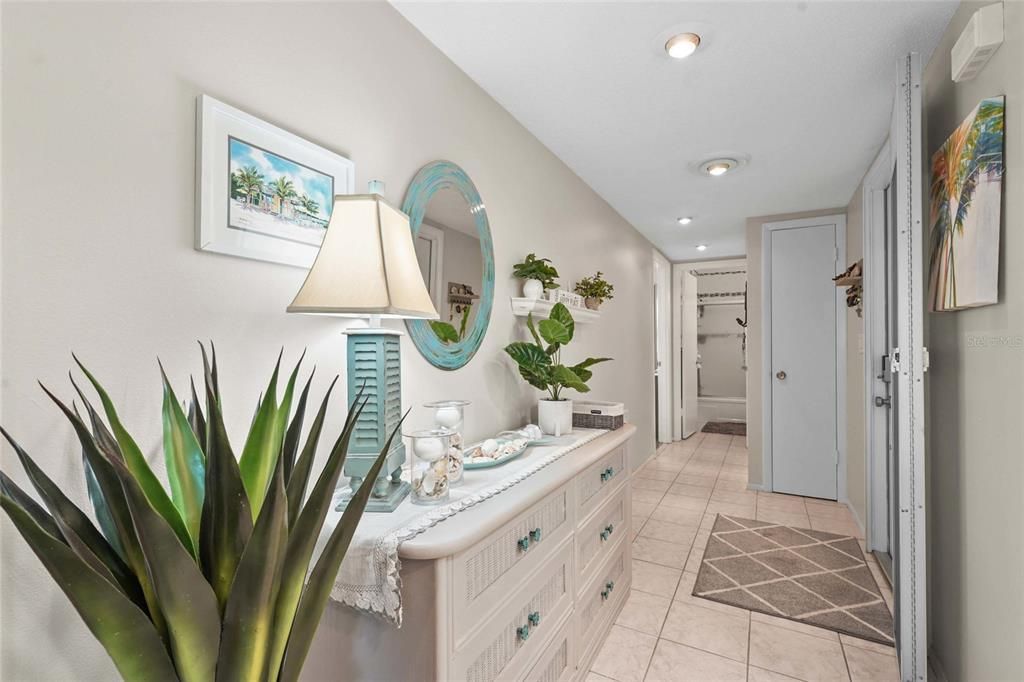 For Sale: $289,000 (2 beds, 2 baths, 1120 Square Feet)