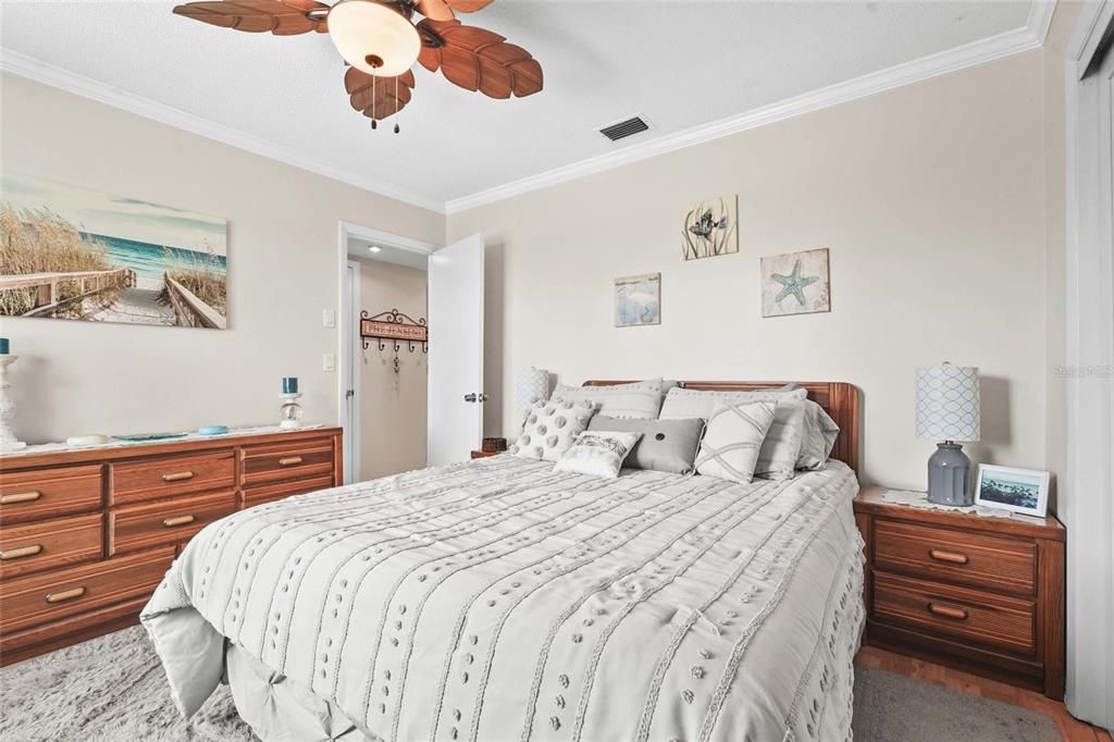 For Sale: $289,000 (2 beds, 2 baths, 1120 Square Feet)