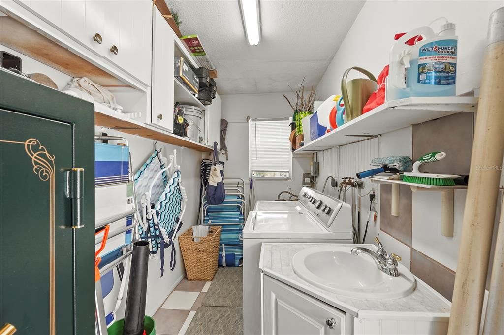 For Sale: $289,000 (2 beds, 2 baths, 1120 Square Feet)