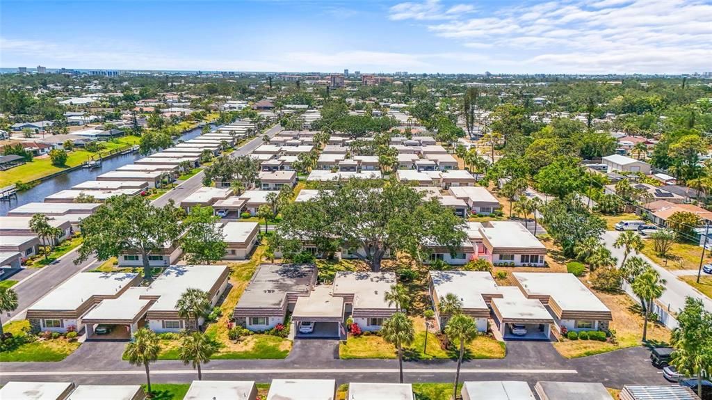 For Sale: $289,000 (2 beds, 2 baths, 1120 Square Feet)