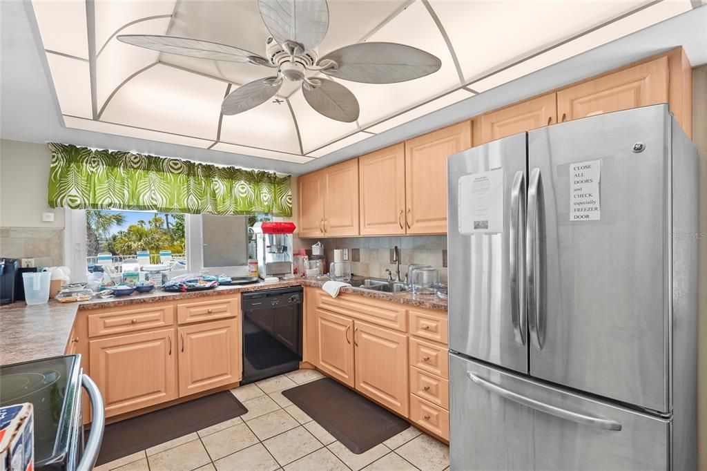 For Sale: $289,000 (2 beds, 2 baths, 1120 Square Feet)