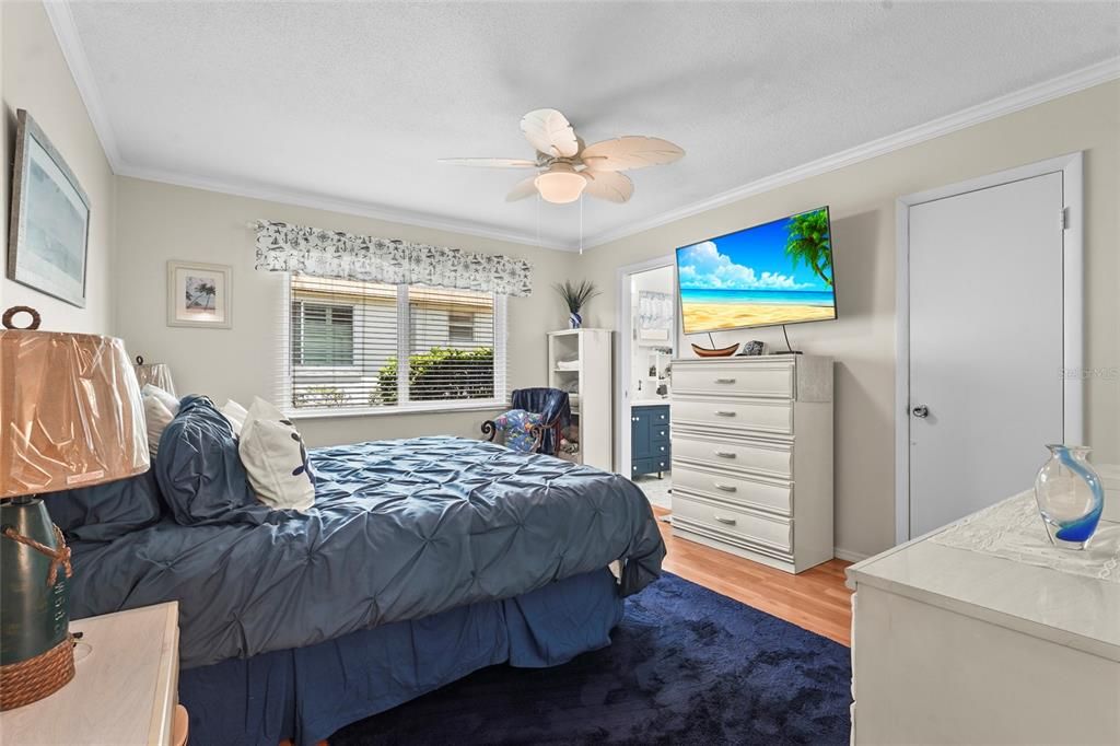 For Sale: $289,000 (2 beds, 2 baths, 1120 Square Feet)