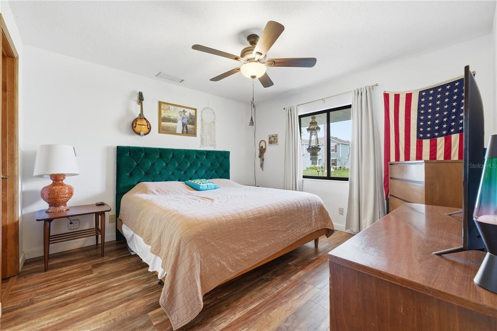 For Sale: $289,000 (3 beds, 2 baths, 1400 Square Feet)