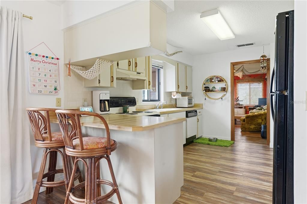 For Sale: $289,000 (3 beds, 2 baths, 1400 Square Feet)