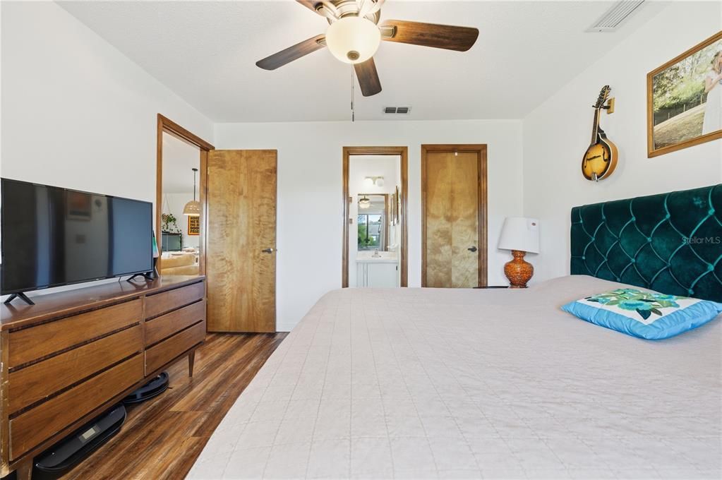 For Sale: $289,000 (3 beds, 2 baths, 1400 Square Feet)