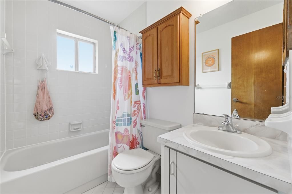 For Sale: $289,000 (3 beds, 2 baths, 1400 Square Feet)