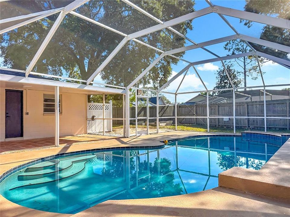 For Sale: $420,000 (3 beds, 3 baths, 1782 Square Feet)