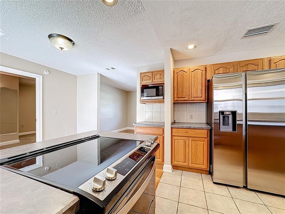 For Sale: $420,000 (3 beds, 3 baths, 1782 Square Feet)