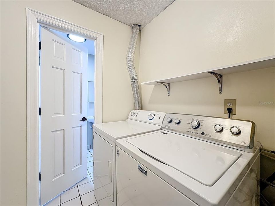 For Sale: $420,000 (3 beds, 3 baths, 1782 Square Feet)