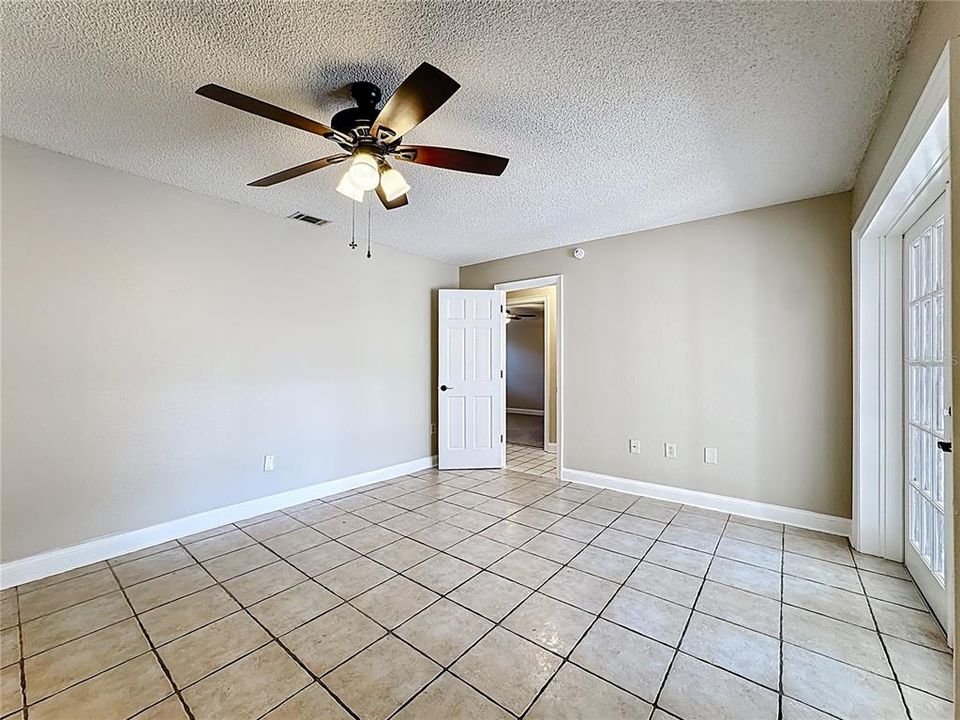 For Sale: $420,000 (3 beds, 3 baths, 1782 Square Feet)