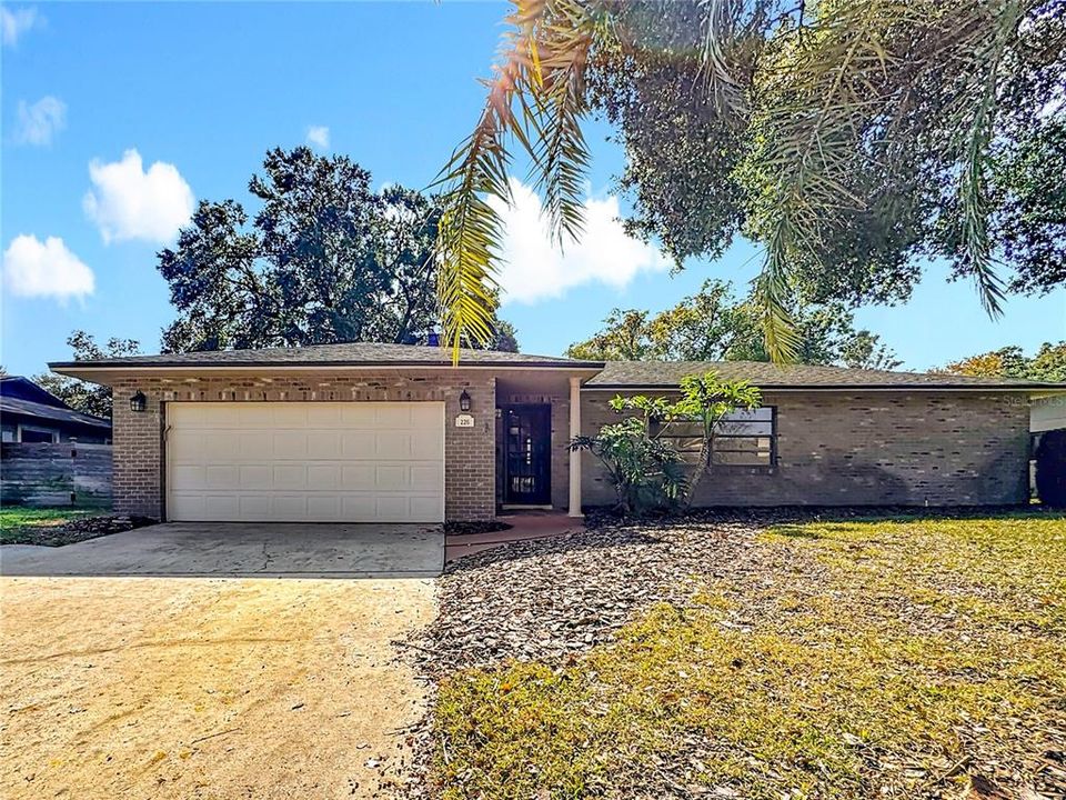 For Sale: $420,000 (3 beds, 3 baths, 1782 Square Feet)