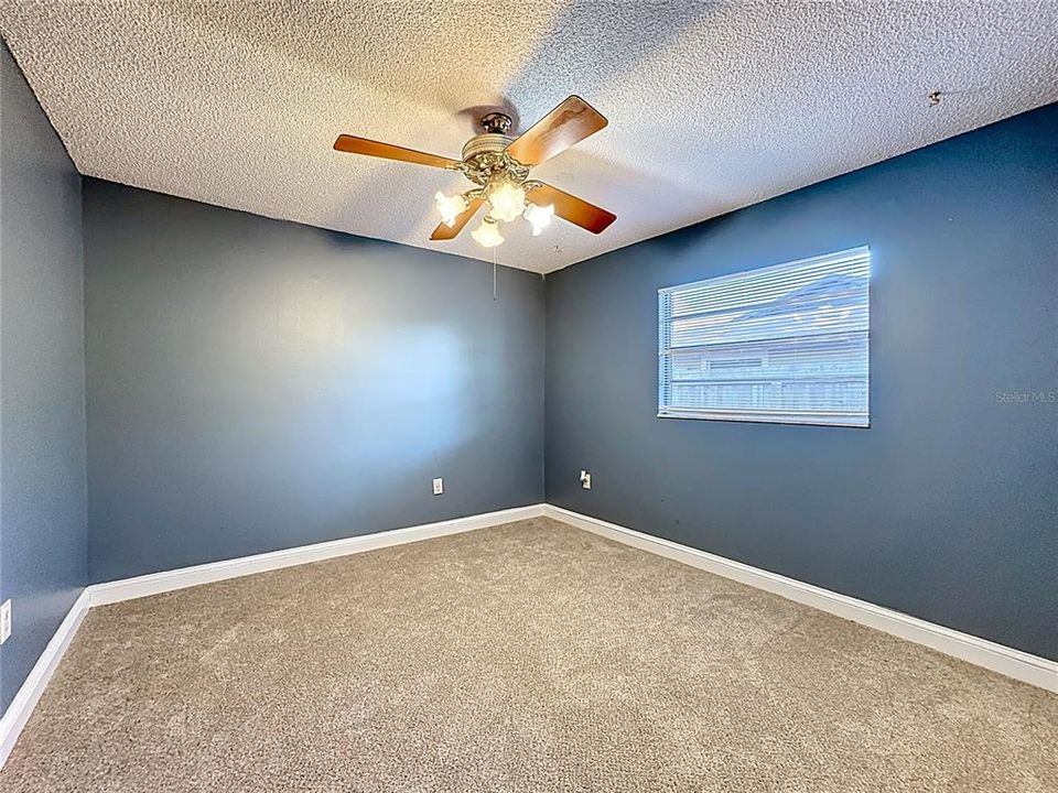 For Sale: $420,000 (3 beds, 3 baths, 1782 Square Feet)