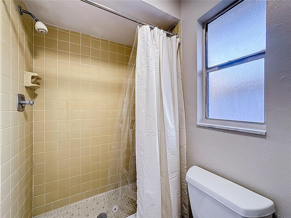 For Sale: $420,000 (3 beds, 3 baths, 1782 Square Feet)