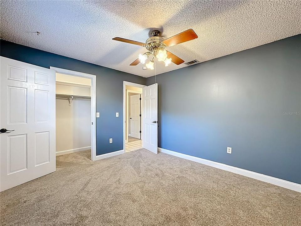 For Sale: $420,000 (3 beds, 3 baths, 1782 Square Feet)