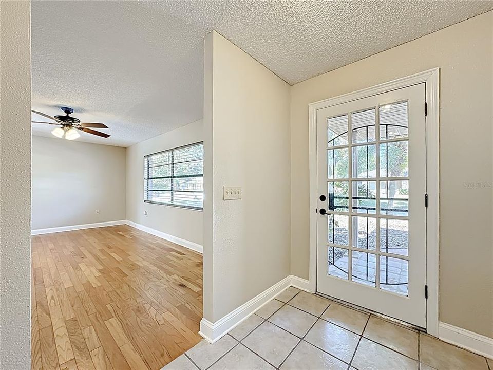 For Sale: $420,000 (3 beds, 3 baths, 1782 Square Feet)