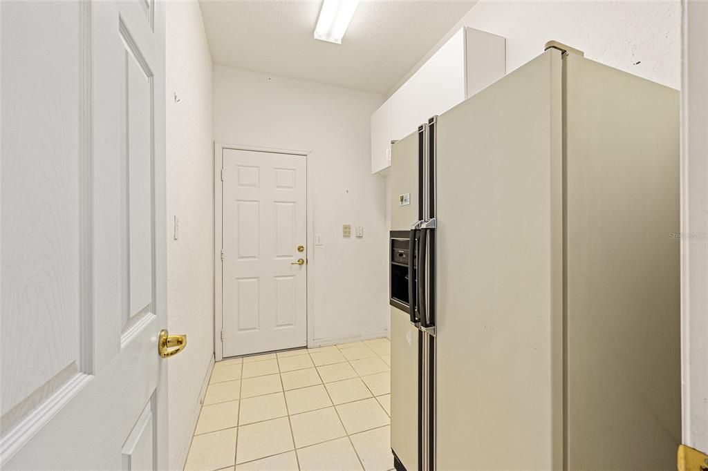 For Sale: $298,000 (2 beds, 2 baths, 2017 Square Feet)