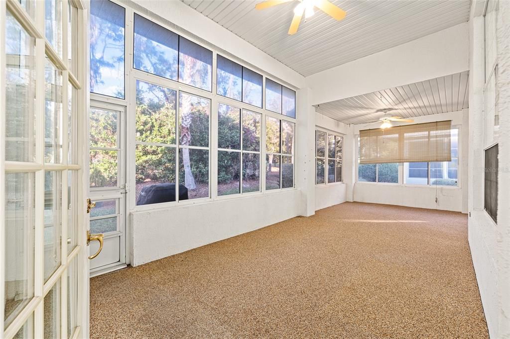 For Sale: $298,000 (2 beds, 2 baths, 2017 Square Feet)