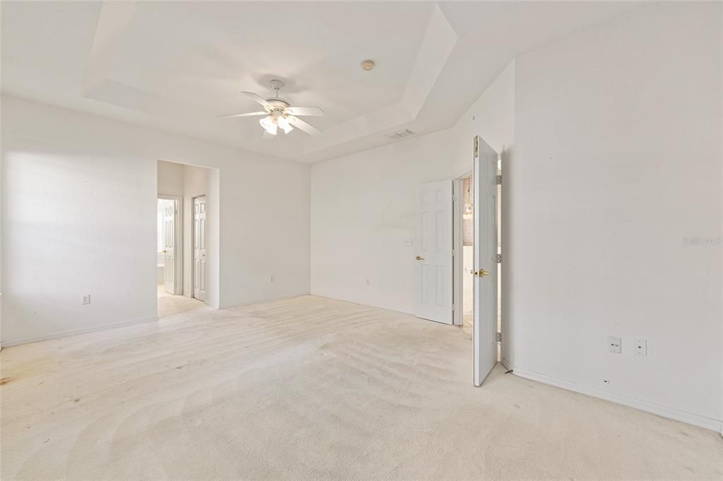 For Sale: $298,000 (2 beds, 2 baths, 2017 Square Feet)