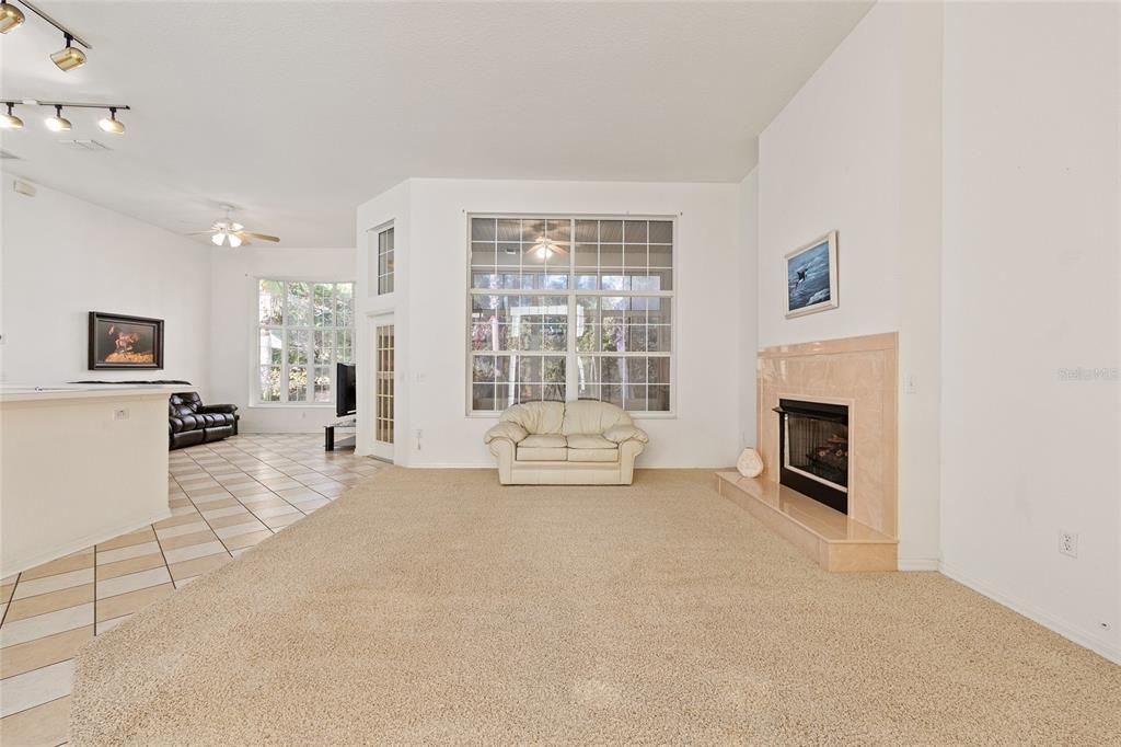 For Sale: $298,000 (2 beds, 2 baths, 2017 Square Feet)