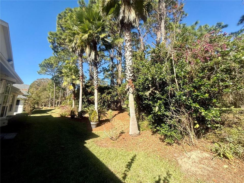 For Sale: $298,000 (2 beds, 2 baths, 2017 Square Feet)