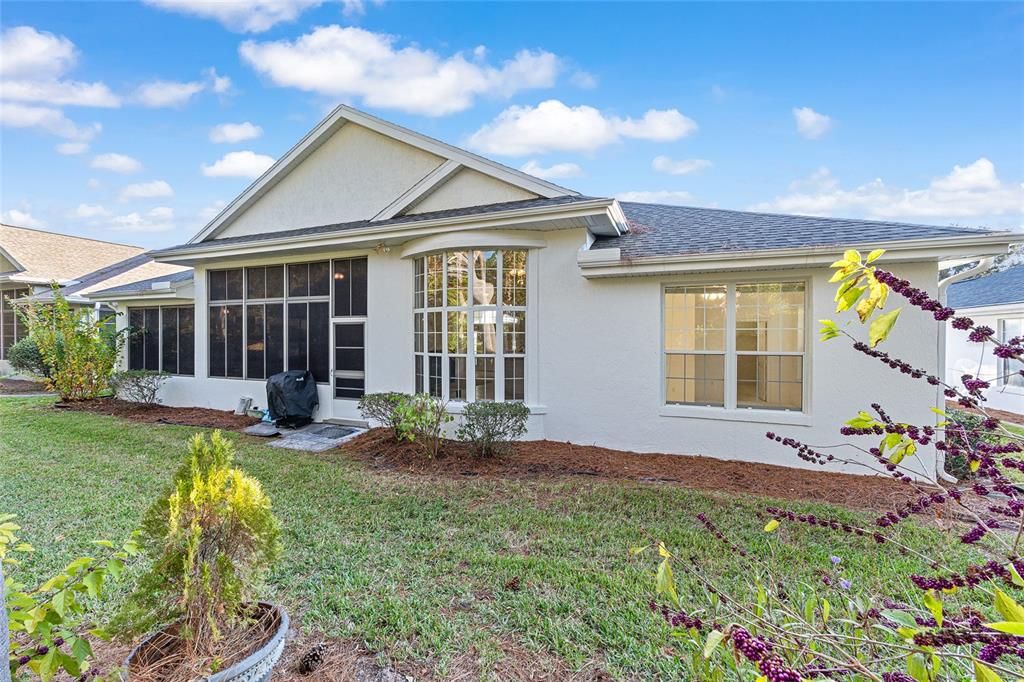 For Sale: $298,000 (2 beds, 2 baths, 2017 Square Feet)