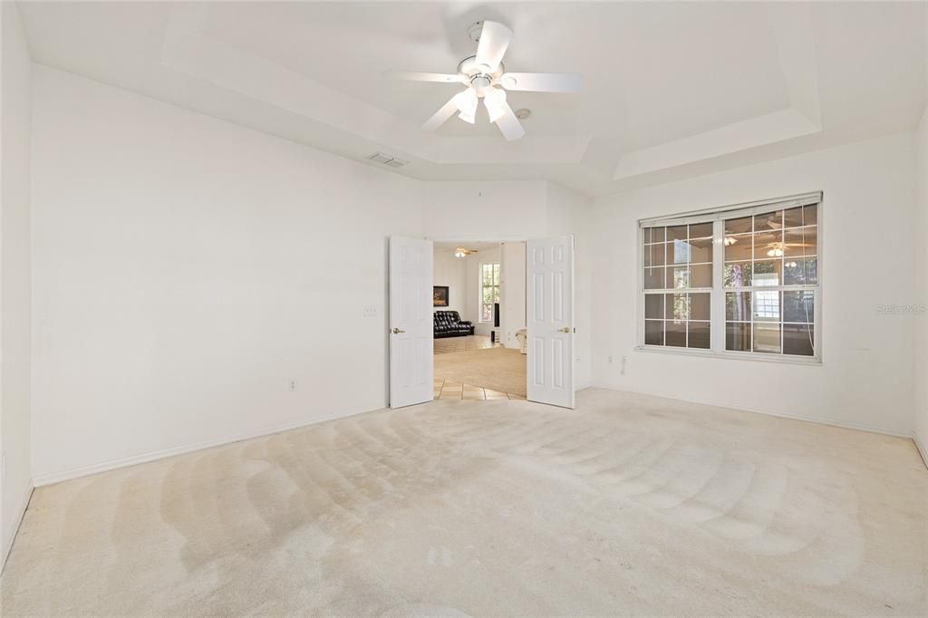 For Sale: $298,000 (2 beds, 2 baths, 2017 Square Feet)