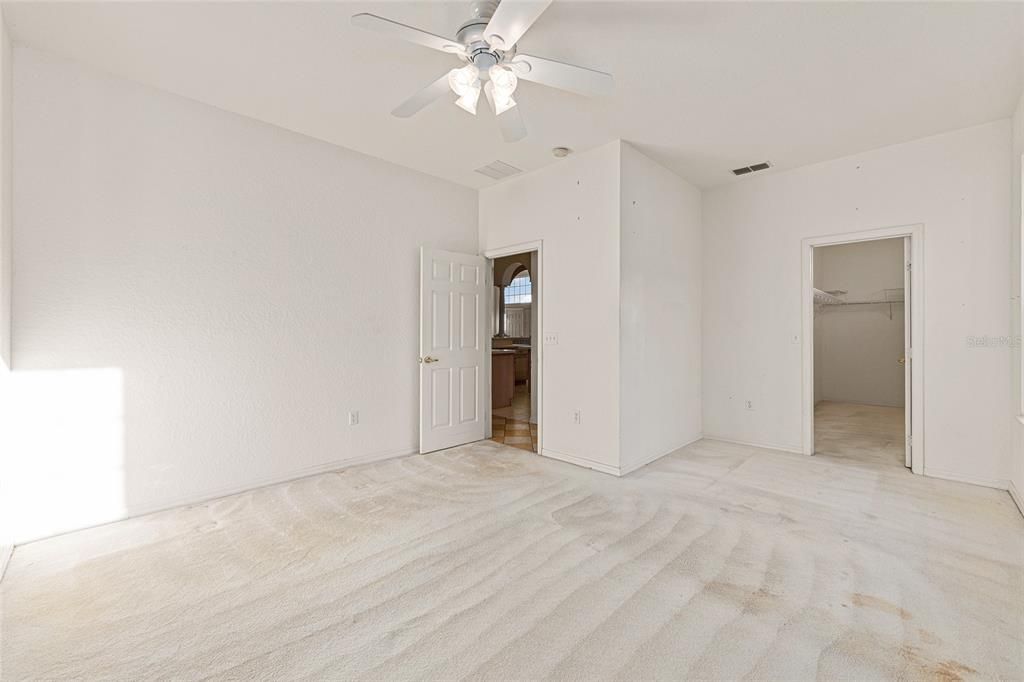 For Sale: $298,000 (2 beds, 2 baths, 2017 Square Feet)