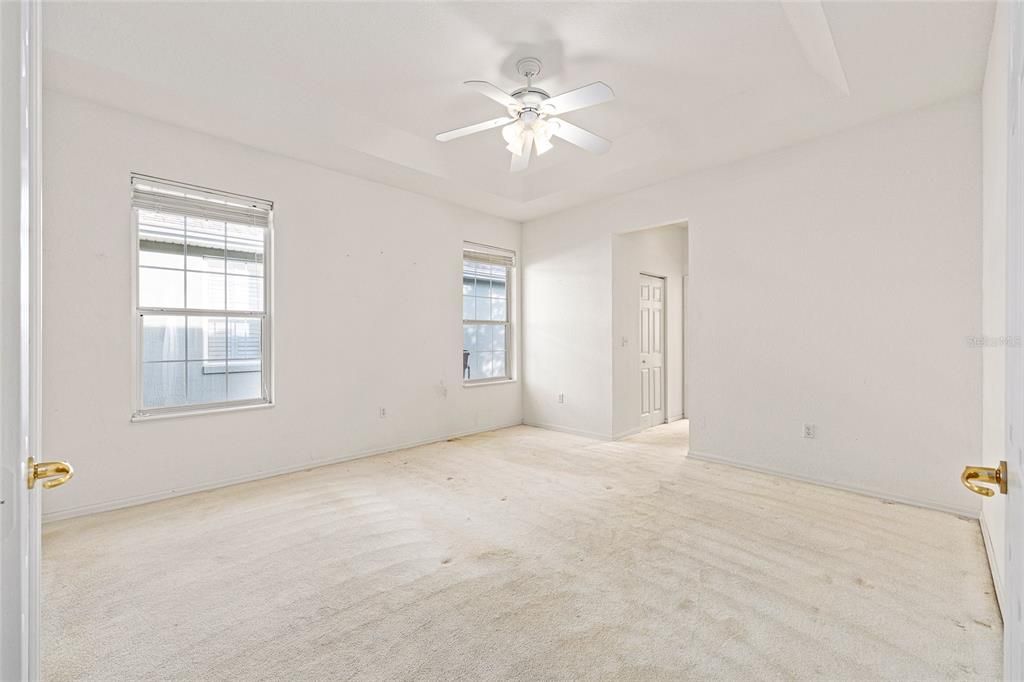 For Sale: $298,000 (2 beds, 2 baths, 2017 Square Feet)