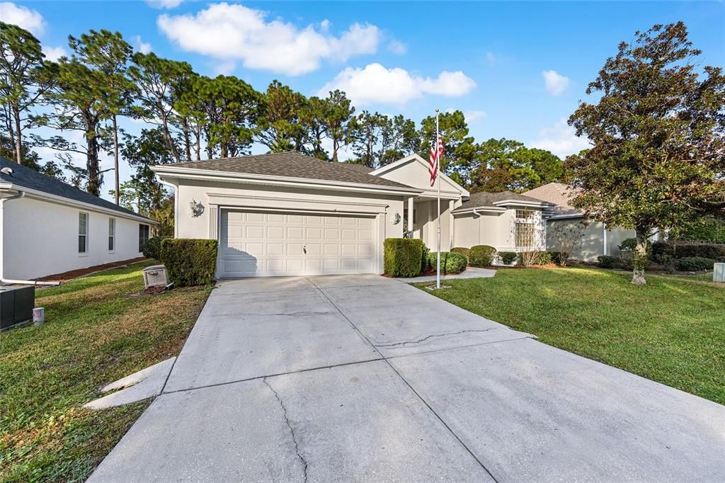 For Sale: $298,000 (2 beds, 2 baths, 2017 Square Feet)