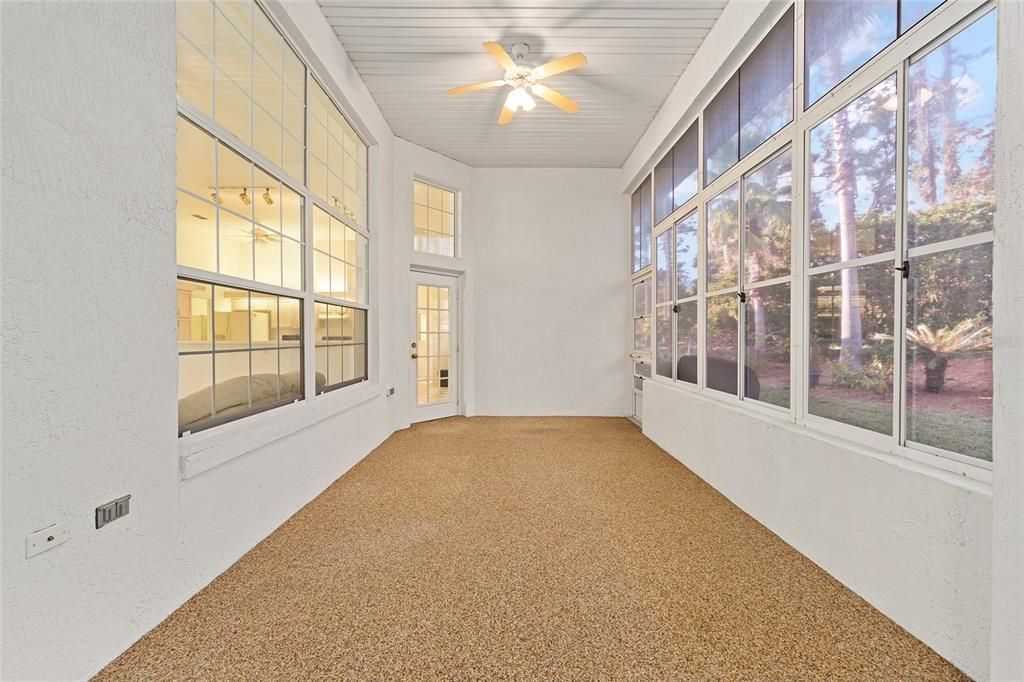 For Sale: $298,000 (2 beds, 2 baths, 2017 Square Feet)