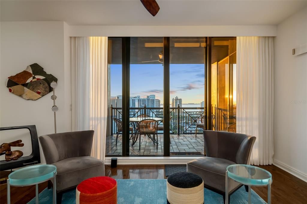 For Sale: $1,595,000 (2 beds, 2 baths, 1697 Square Feet)