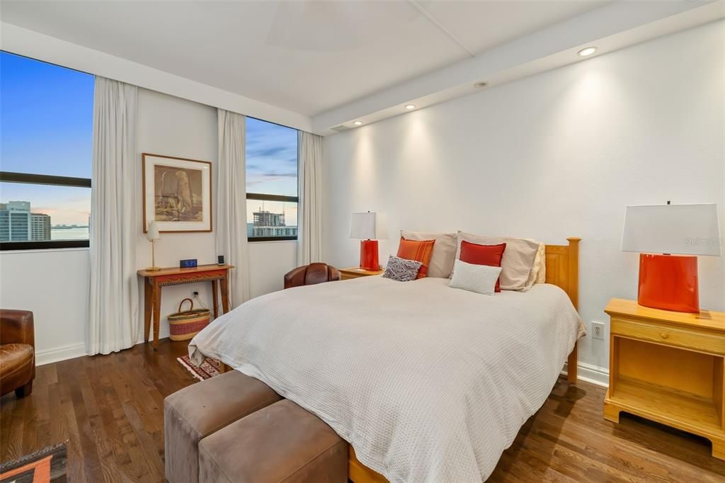 For Sale: $1,595,000 (2 beds, 2 baths, 1697 Square Feet)