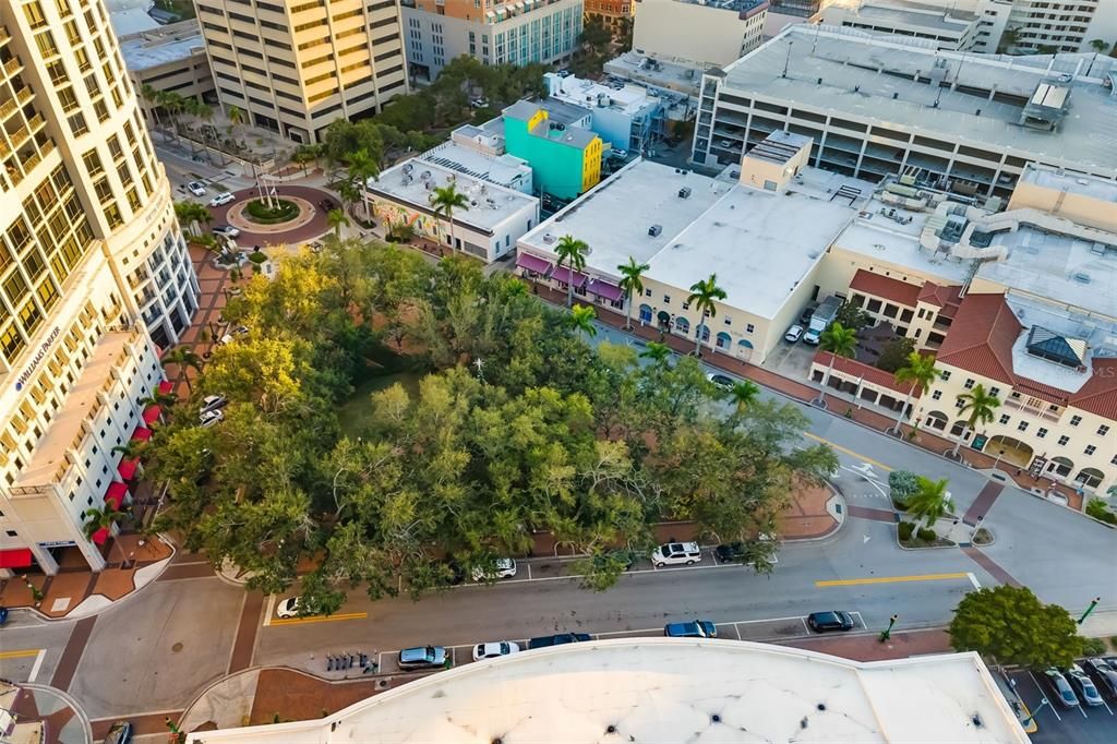 For Sale: $1,595,000 (2 beds, 2 baths, 1697 Square Feet)